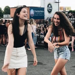 Meet your Posher, Macey